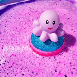 Bila baie Octopus Garden cu jucarie Bomb Cosmetics 160 g